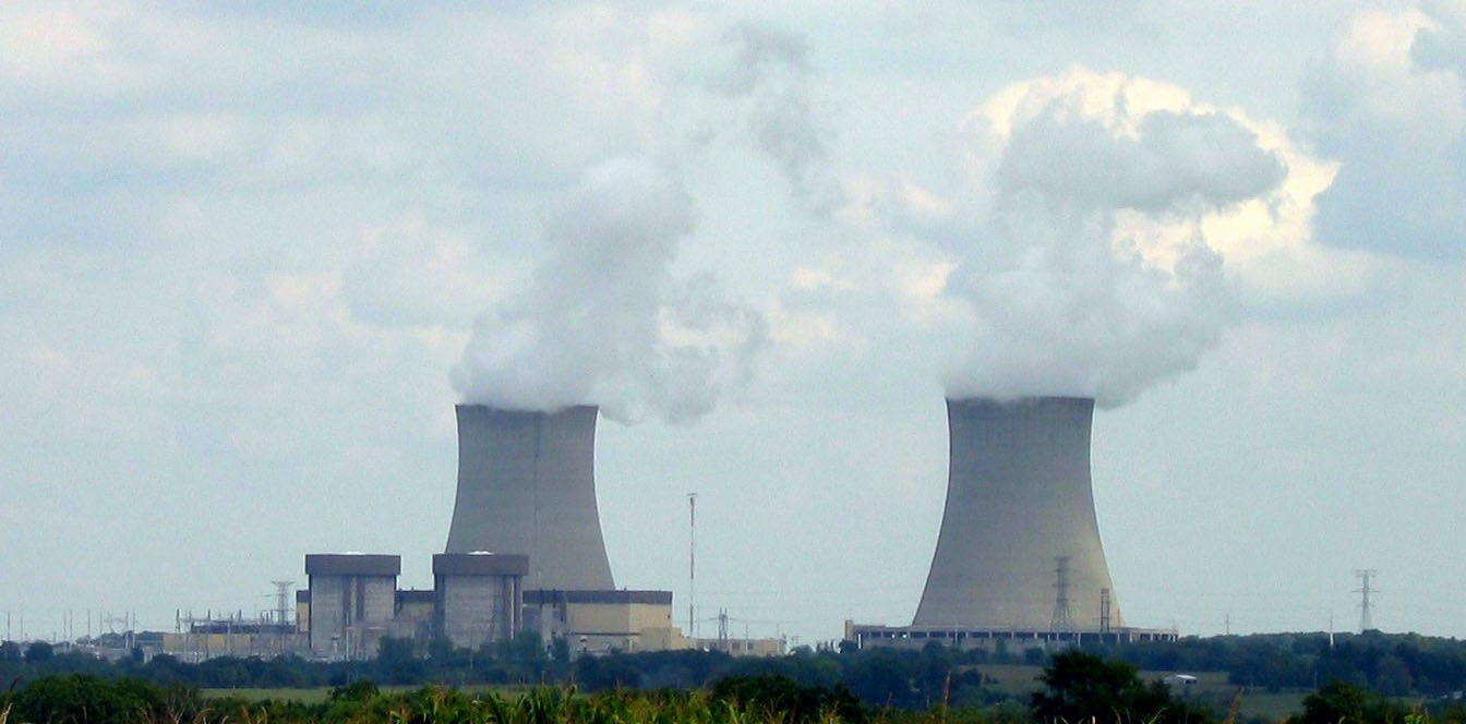 Exelon's allegedly uneconomic Byron reactors.  Photo from wikipedia.